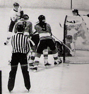 010988kinggoal.jpg (44028 bytes)