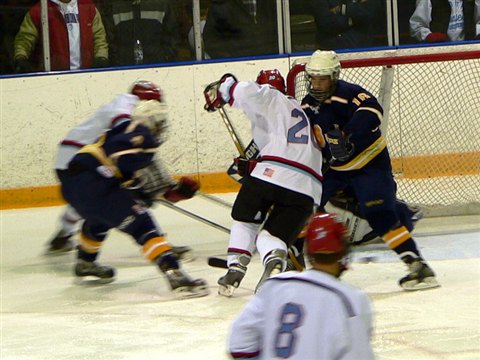 120106huskiespic.jpg (48883 bytes)